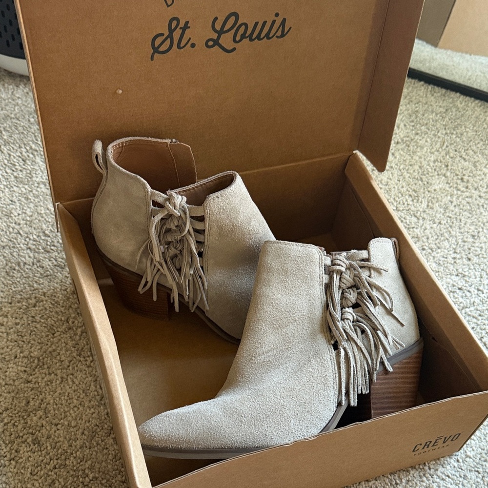 Crevo Women's Suede Fringe Ankle Booties - Light Tan
